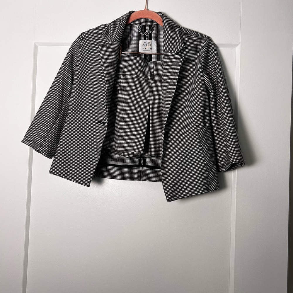 Zara Gorls Black and White Houndstooth Jacket and matching mini skirt